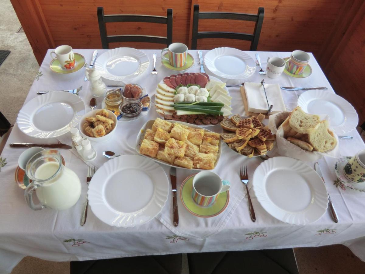 Ethno House Izvor Hotel Vrelo Koreničko Екстериор снимка