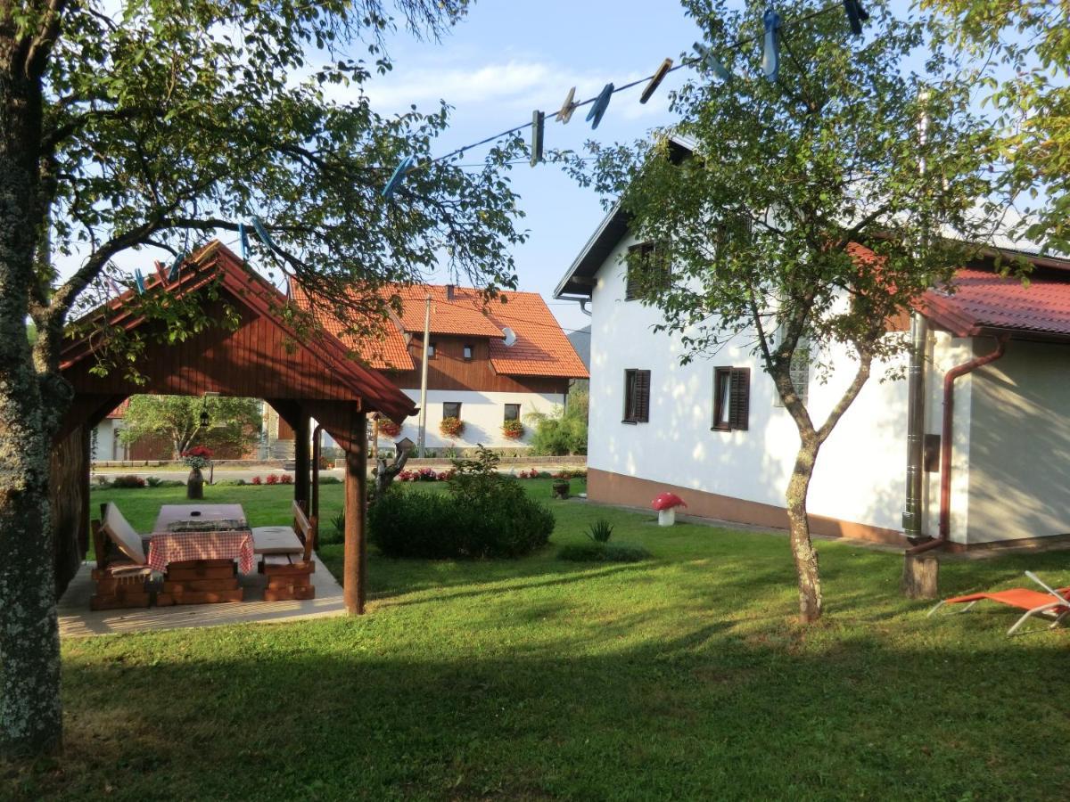 Ethno House Izvor Hotel Vrelo Koreničko Екстериор снимка