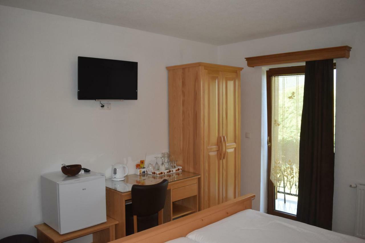 Ethno House Izvor Hotel Vrelo Koreničko Екстериор снимка