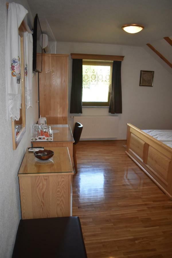 Ethno House Izvor Hotel Vrelo Koreničko Екстериор снимка